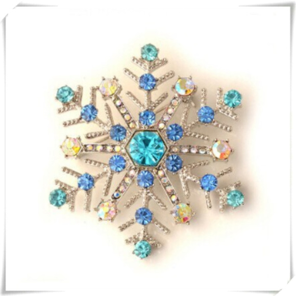 ❤️5/$15💚 Christmas Silver Tone Snowflake Pin Brooch with Rhinestones - Picture 1 of 3